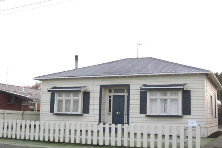 Photo of property in 42 Moulson Street, Strathern, Invercargill, 9812