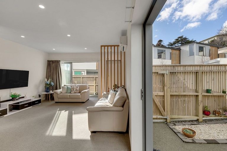 Photo of property in 9/7 Handyside Street, Tawa, Wellington, 5028