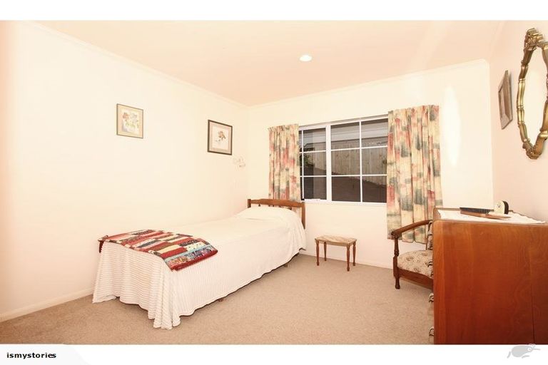 Photo of property in 2/148 Oaktree Avenue, Browns Bay, Auckland, 0630