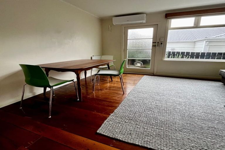 Photo of property in 42 Porritt Avenue, Mount Victoria, Wellington, 6011