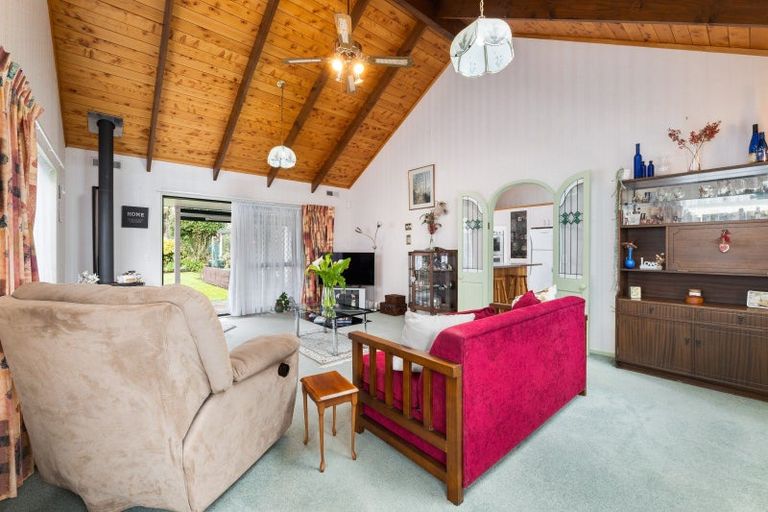 Photo of property in 35 Manu Crescent, Upper Vogeltown, New Plymouth, 4310