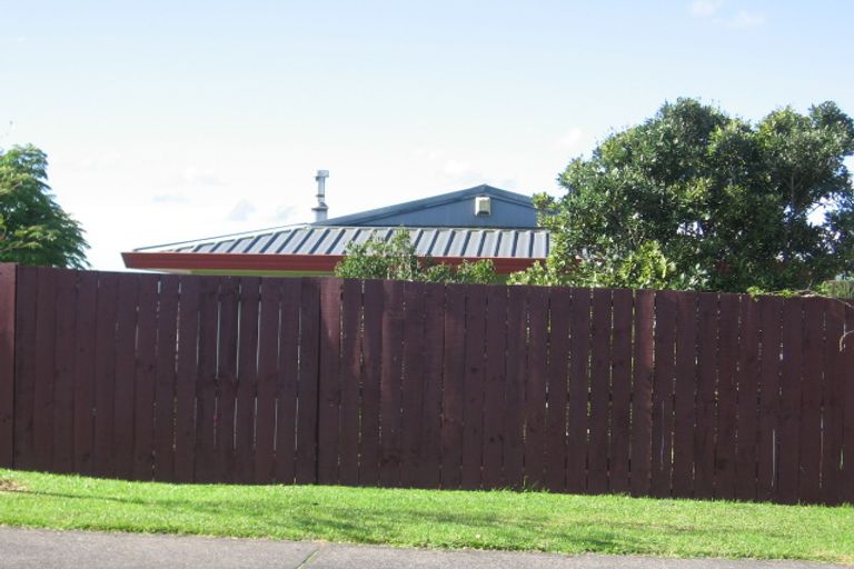 Photo of property in 211 Glengarry Road, Glen Eden, Auckland, 0602