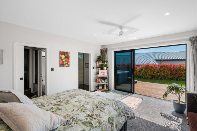 Photo of property in 13 Kotare Drive, Wanaka, 9305