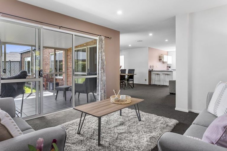 Photo of property in 2 Gerald Beattie Lane, Rangiora, 7400