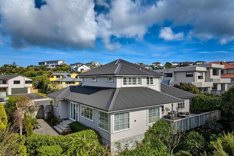 Photo of property in 21 Pendennis Point, Camborne, Porirua, 5026
