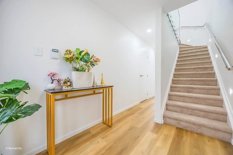 Photo of property in 1b Edwards Avenue, Henderson, Auckland, 0610
