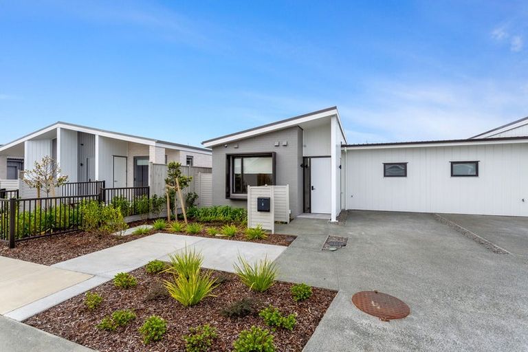 Photo of property in 10 Te Awapu Crescent, Takanini, 2112