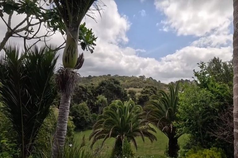 Photo of property in 287 Glenvar Road, Long Bay, Auckland, 0630