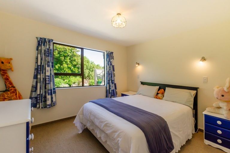 Photo of property in 122 Ratanui Road, Paraparaumu, 5032