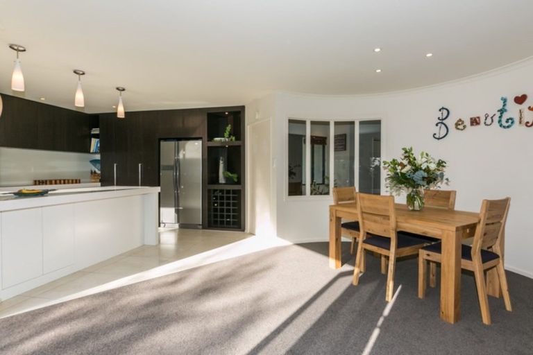 Photo of property in 34 Te Mata Peak Road, Havelock North, 4130