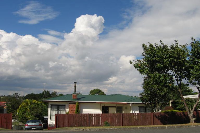 Photo of property in 154 Astley Avenue, New Lynn, Auckland, 0600