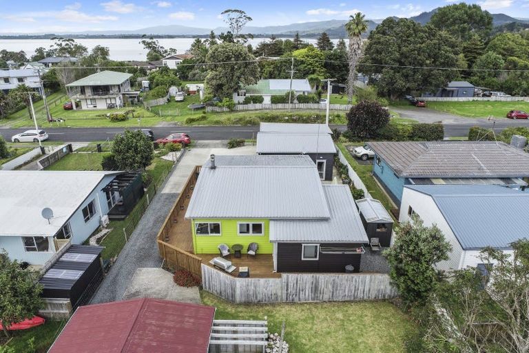 Photo of property in 18 Athenree Road, Athenree, Katikati, 3177