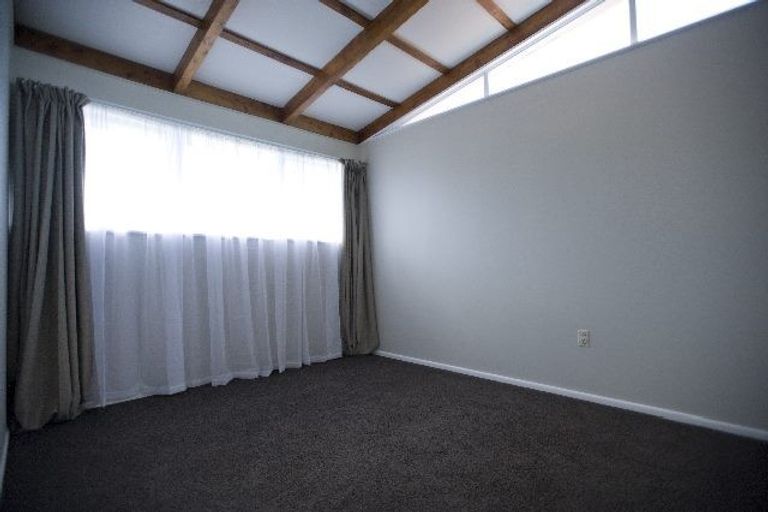 Photo of property in 21 Chorley Avenue, Massey, Auckland, 0614