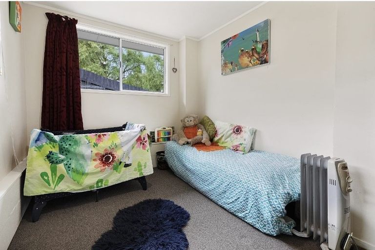 Photo of property in 2 Leander Road, Bayswater, Auckland, 0622