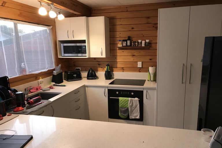 Photo of property in 2/133 Carnoustie Drive, Wattle Downs, Auckland, 2103