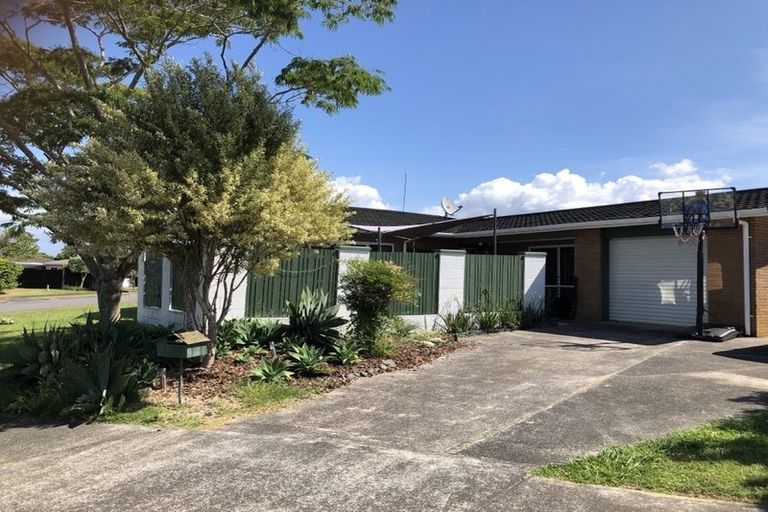 Photo of property in 61 Luton Avenue, Sunnyhills, Auckland, 2010