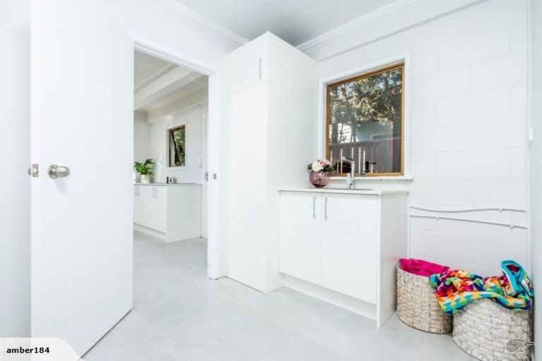 Photo of property in 2/15 Long Bay Drive, Torbay, Auckland, 0630