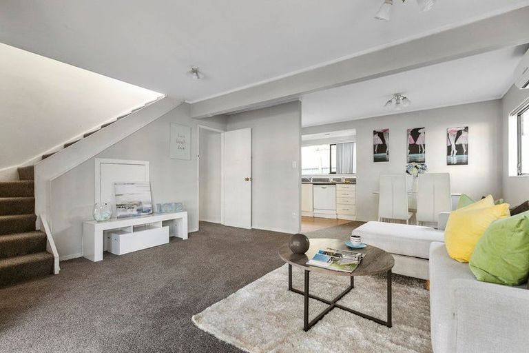 Photo of property in 11 Titirangi Road, New Lynn, Auckland, 0600