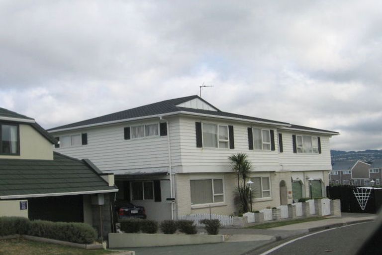 Photo of property in 20 Akaroa Drive, Maupuia, Wellington, 6022