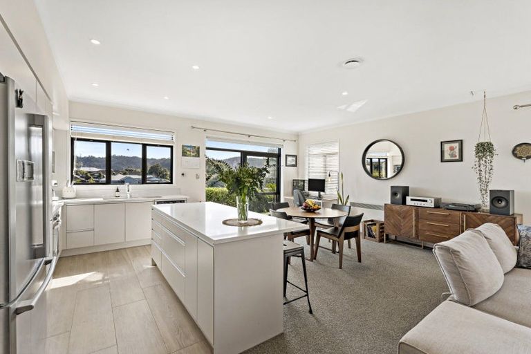 Photo of property in 8 Ara Kakara Avenue, Huapai, Kumeu, 0810