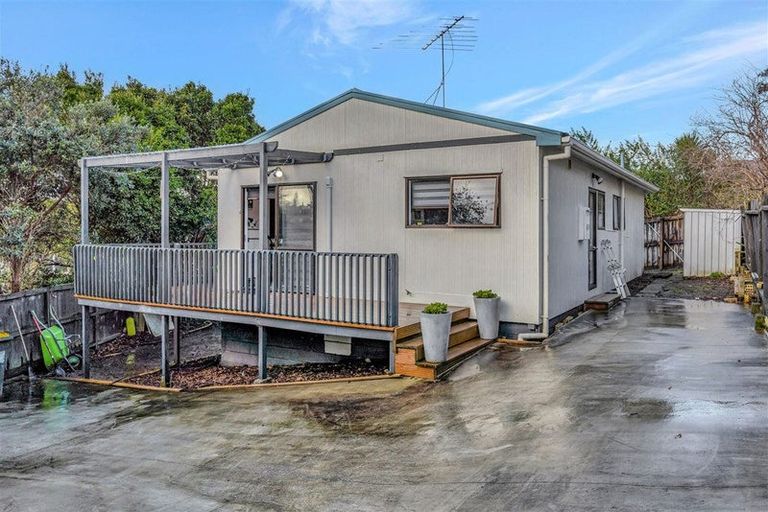 Photo of property in 2/38 Arlette Place, Massey, Auckland, 0614