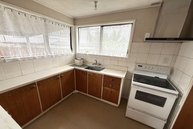 Photo of property in 13 Kern Place, Manurewa, Auckland, 2102