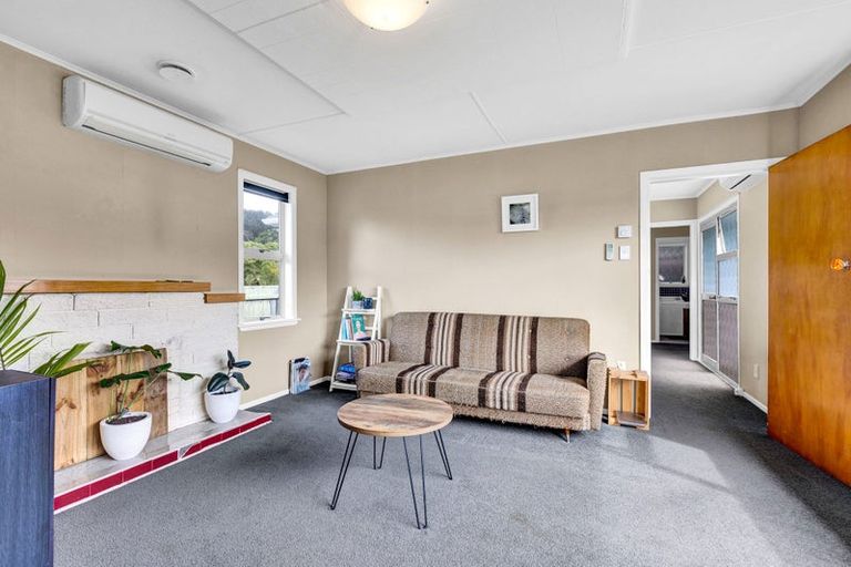 Photo of property in 31 Paritutu Road, Spotswood, New Plymouth, 4310