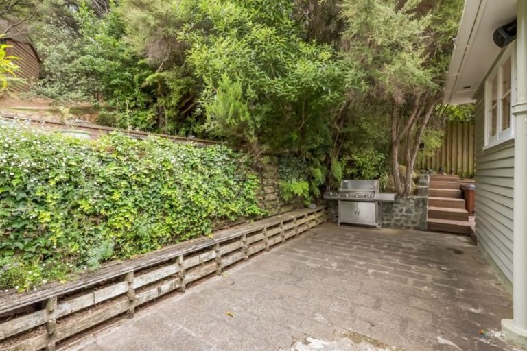 Photo of property in 10 Hill Grove, Naenae, Lower Hutt, 5011