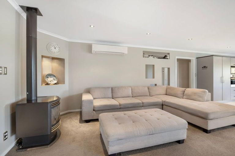 Photo of property in 3 Bouvardia Avenue, Milson, Palmerston North, 4414