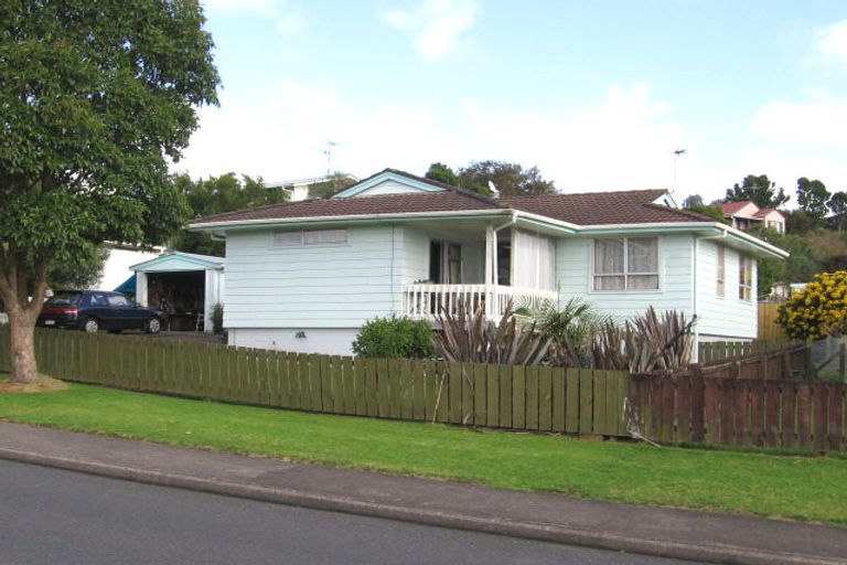 Photo of property in 18 Beauchamp Drive, Massey, Auckland, 0614