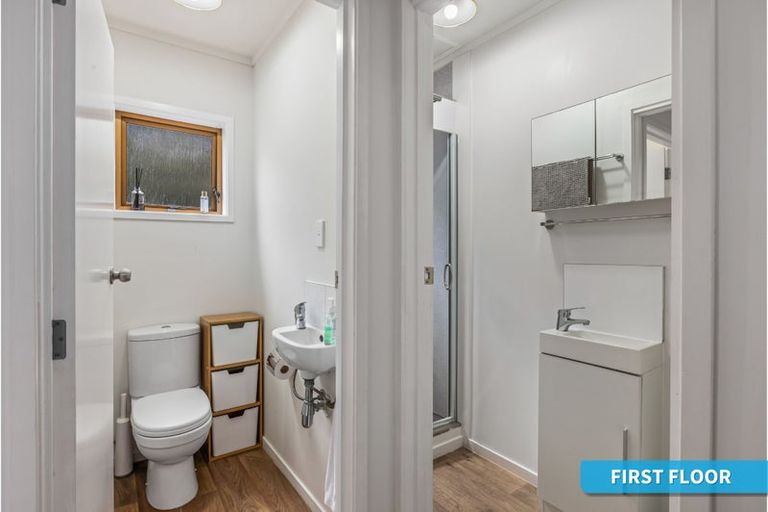 Photo of property in 2/12 Surville Place, Mairangi Bay, Auckland, 0630