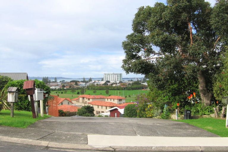 Photo of property in 12 Orewa Heights Crescent, Orewa, 0931