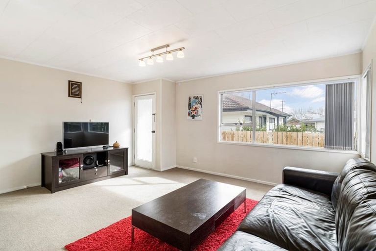 Photo of property in 41 Meadowood Drive, Unsworth Heights, Auckland, 0632