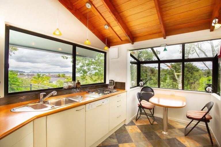 Photo of property in 5 Clearwater Cove, West Harbour, Auckland, 0618