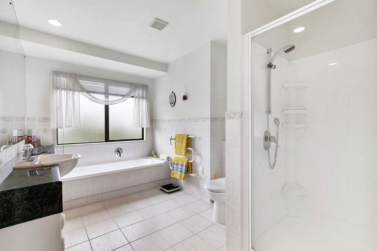 Photo of property in 25b Woodgers Way, Somerville, Auckland, 2014