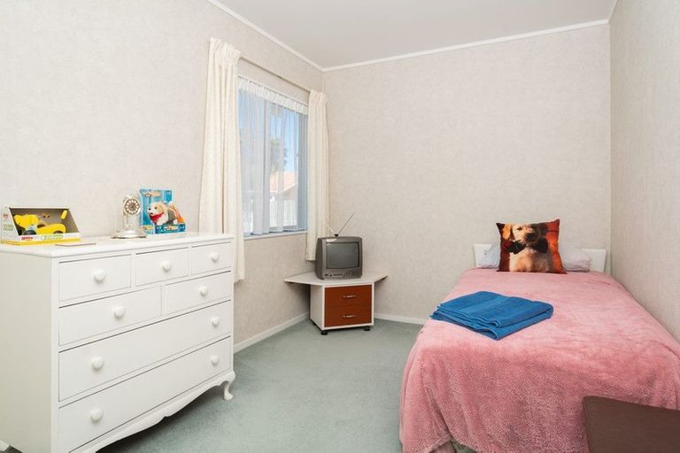 Photo of property in 33 Maurice Borich Place, Henderson, Auckland, 0610