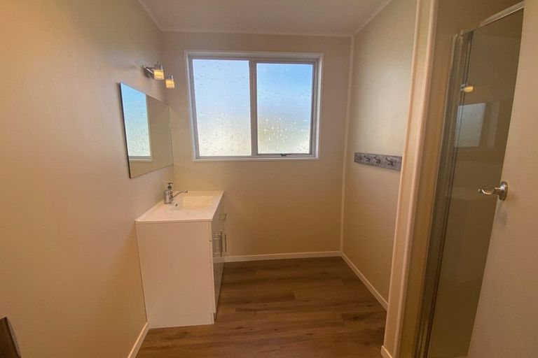 Photo of property in 8 Clifton Drive, Waitara, 4320