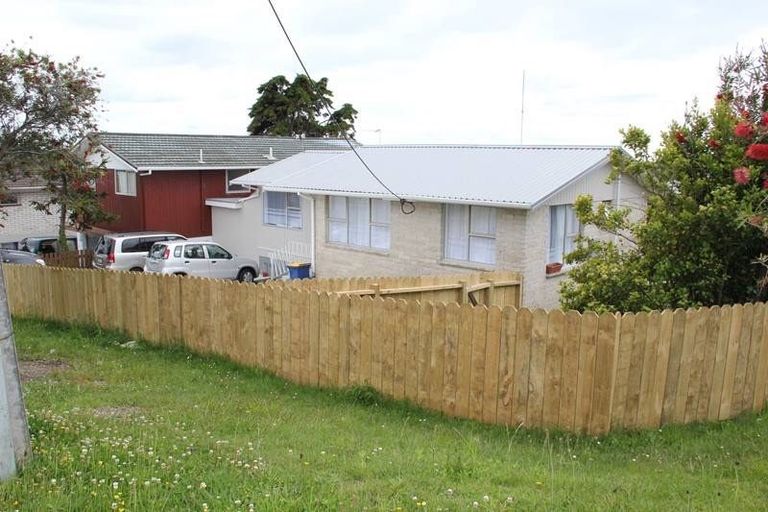 Photo of property in 2/67 Carlisle Road, Torbay, Auckland, 0630