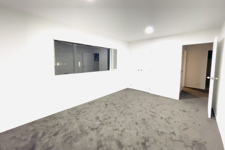 Photo of property in 32 Spalding Rise, Golflands, Auckland, 2013