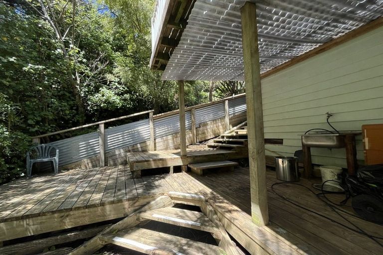 Photo of property in 10 Connaught Terrace, Brooklyn, Wellington, 6021