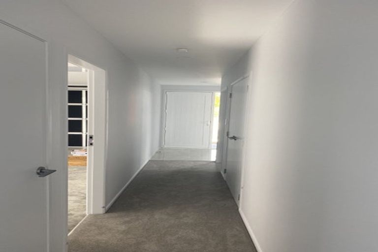 Photo of property in 30 Glenbervie Drive, Glenbervie, 0173