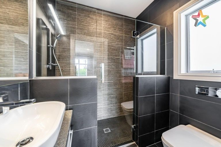 Photo of property in 42 Kensington Avenue, Petone, Lower Hutt, 5012