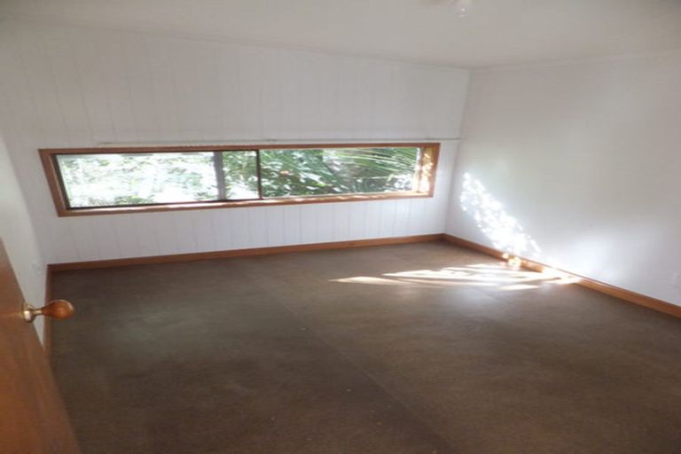 Photo of property in 35-37 Lone Kauri Road, Karekare, New Lynn, 0772