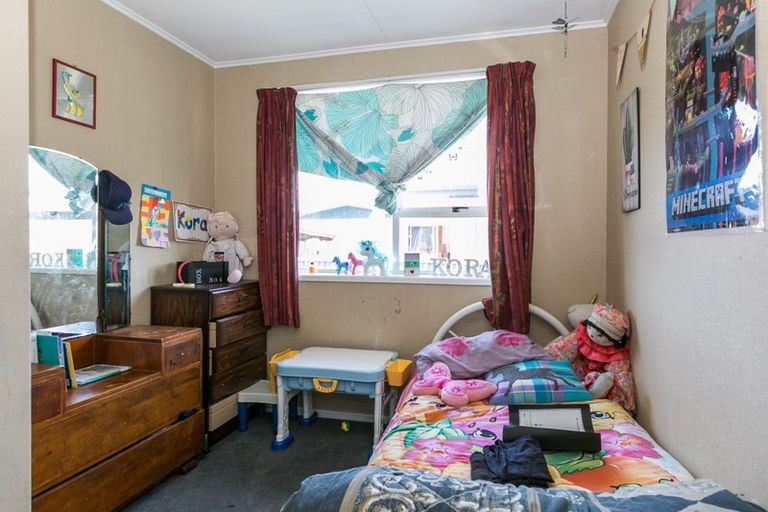 Photo of property in 62-62a Liverpool Crescent, Flaxmere, Hastings, 4120