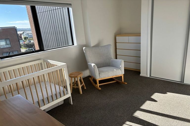 Photo of property in 13/1 Scott Road, Hobsonville, Auckland, 0616