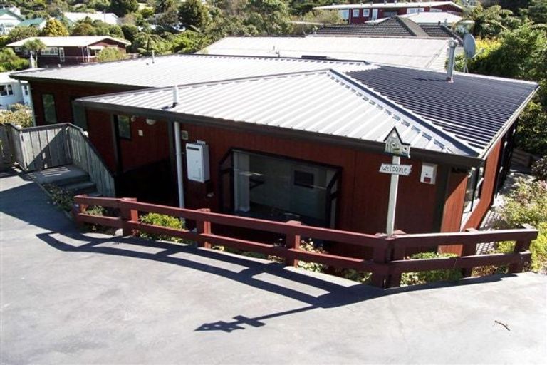 Photo of property in 33 Ironside Road, Johnsonville, Wellington, 6037