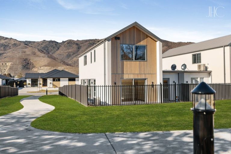 Photo of property in 28 Woods Crescent, Cromwell, 9310