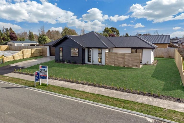 Photo of property in 50 Suffolk Drive, Kirwee, 7571