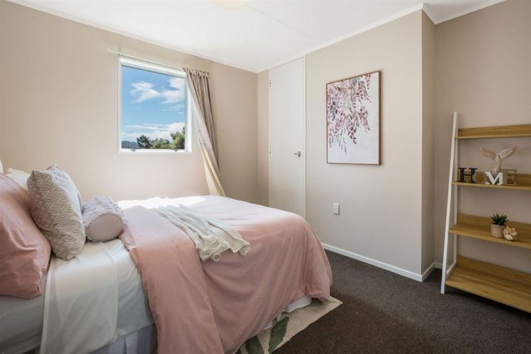 Photo of property in 66 Sievers Grove, Cannons Creek, Porirua, 5024