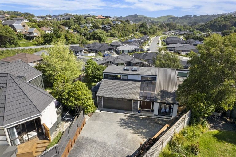Photo of property in 15 Observatory Close, Whitby, Porirua, 5024
